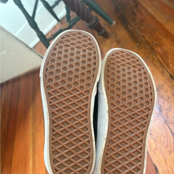 Vans Black and White Sneakers Classic - women’s 6 men’s 4.5 - Picture 5 of 5